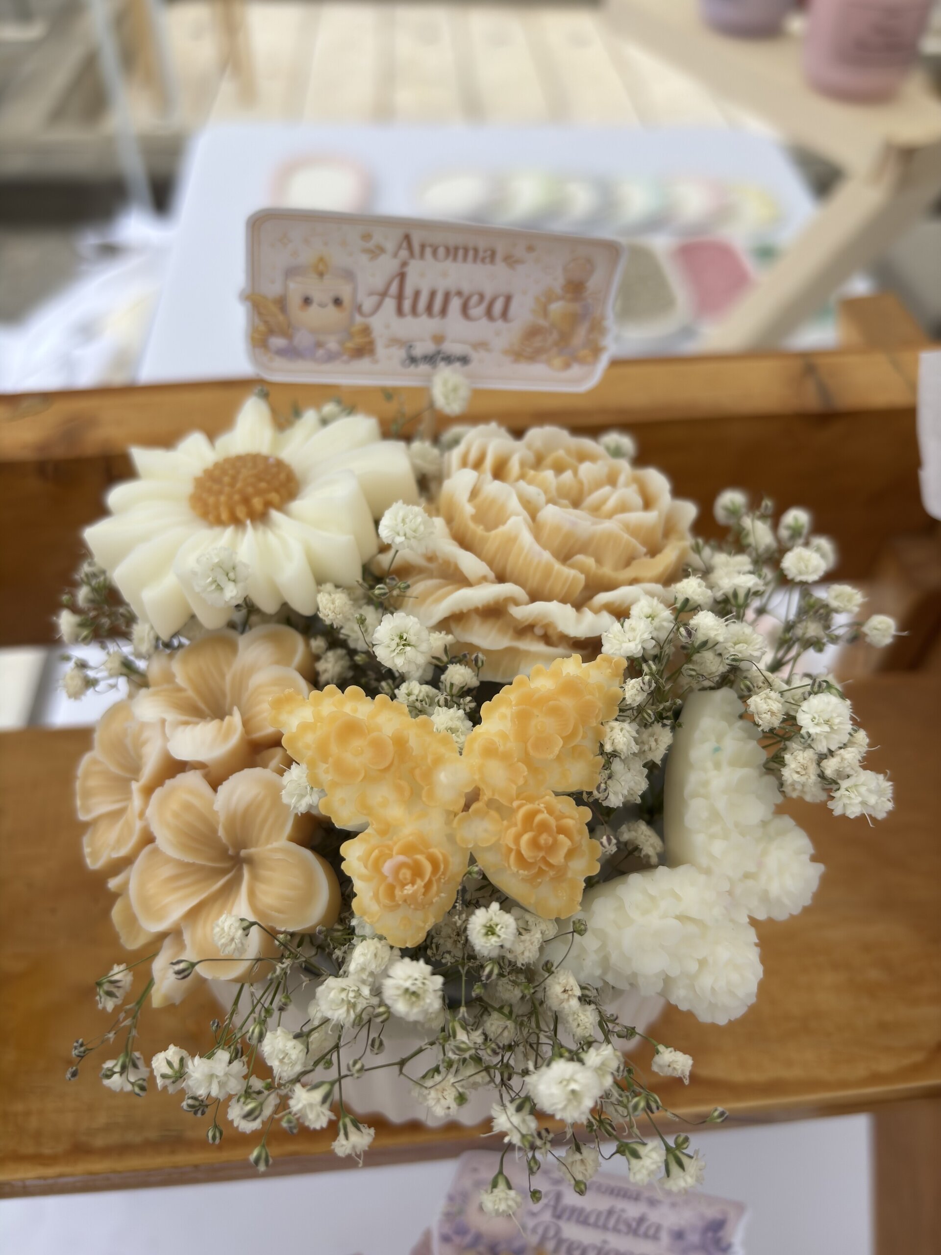 Centro de flores de cera - 1